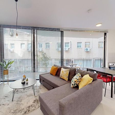 Comfortable Apartment With Balcony By Holyguest Tel Aviv Exteriör bild