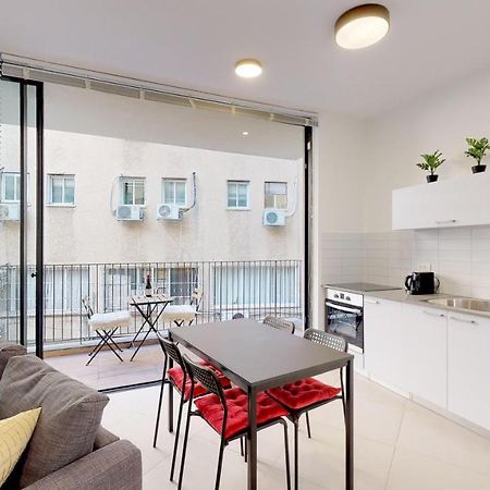 Comfortable Apartment With Balcony By Holyguest Tel Aviv Exteriör bild